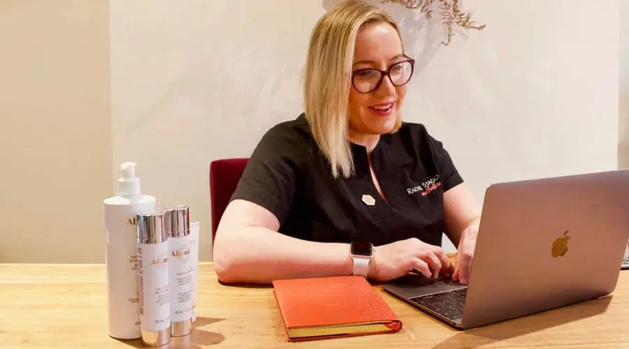 Welcome to my blog:  'Pretty Honest'